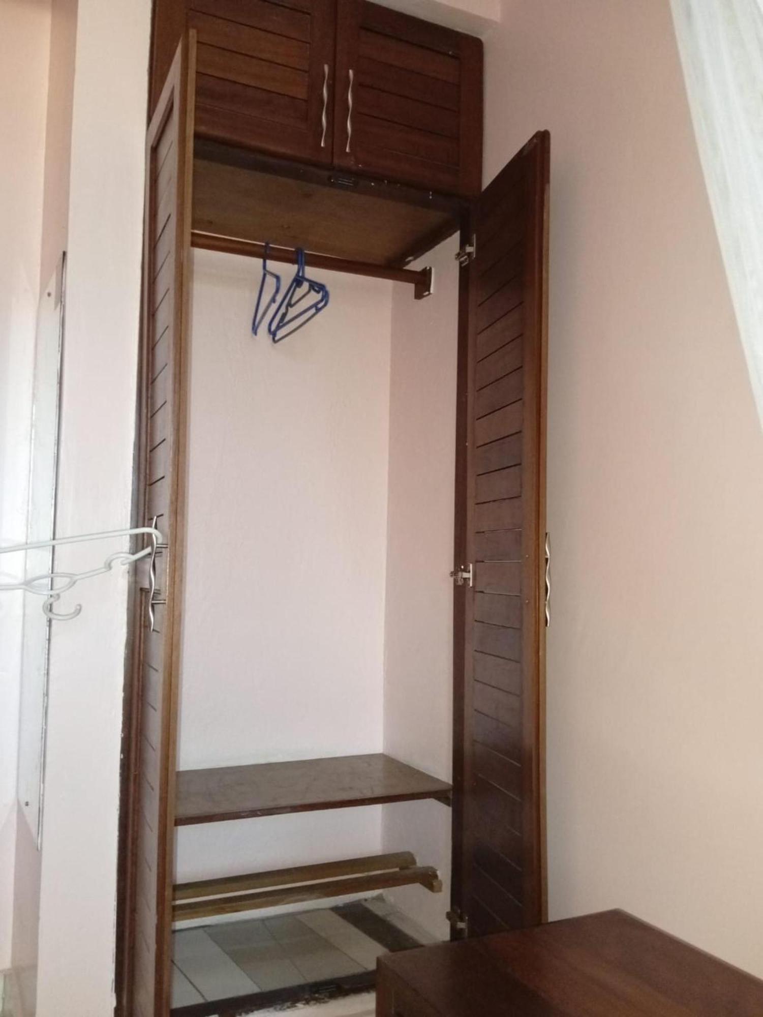 Checkpoint Inn Hotel, Момбаса Екстер'єр фото