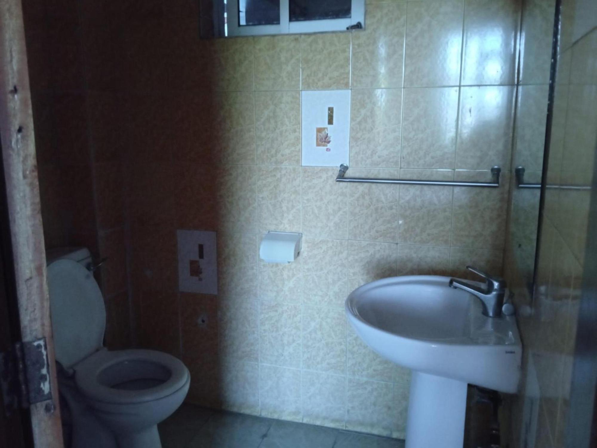 Checkpoint Inn Hotel, Момбаса Екстер'єр фото