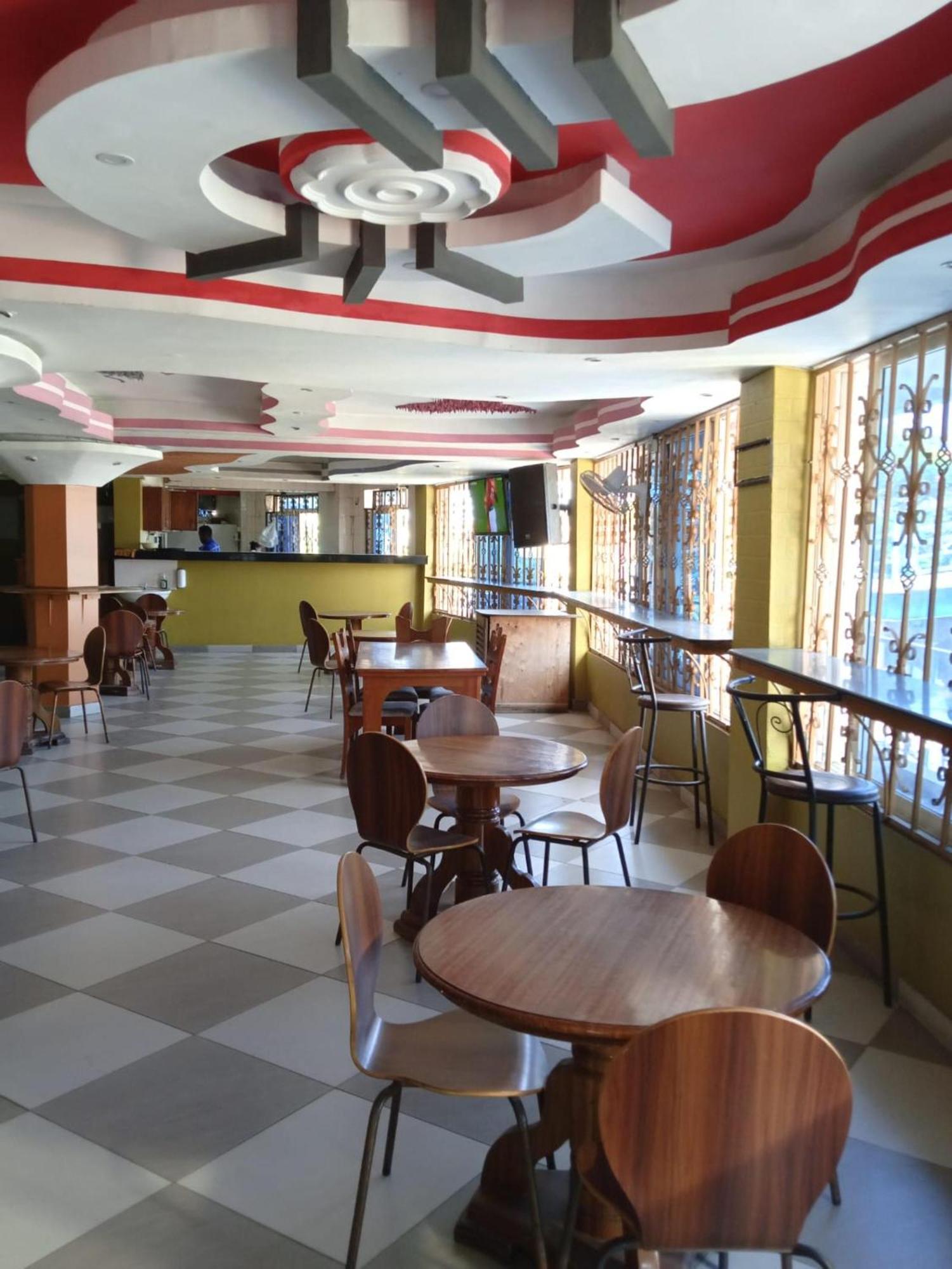 Checkpoint Inn Hotel, Момбаса Екстер'єр фото